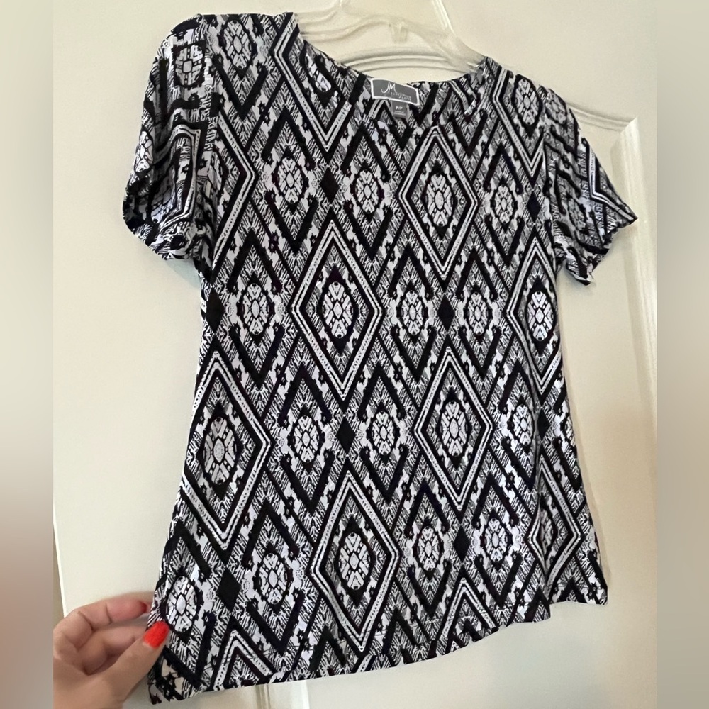 JM Collection Petite Black and White Graphic Textured Blouse Size XS - Picture 4 of 10
